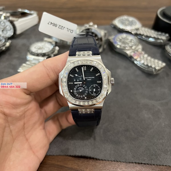  Patek Philippe Nautilus 5712 41mm Diamonds Baguette