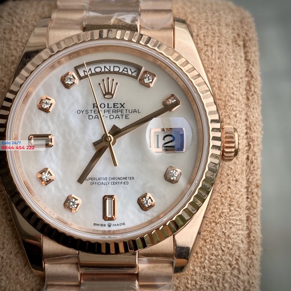  Rolex Day-Date 36 128235-0029 Mặt Số Vỏ Trai Trắng