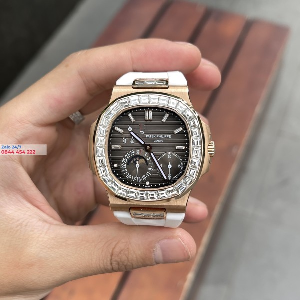 Đồng Hồ Patek Philippe 5724 Vàng Khối 18K Viền Kim Cương 