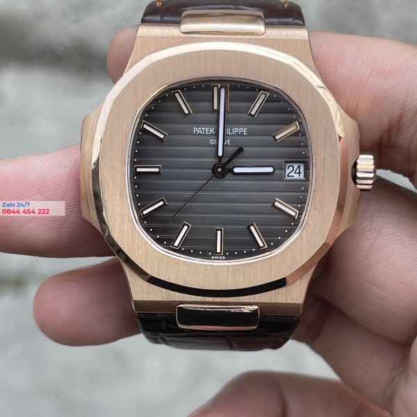 Đồng Hồ Patek Philippe Nautilus 5711R Rose Gold chế tác vàng khối 18k