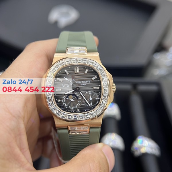 Đồng Hồ Patek Philippe nautilus 5724/1R-010 Chế Tác Vàng Hoongf18K Kim Cương Baguette