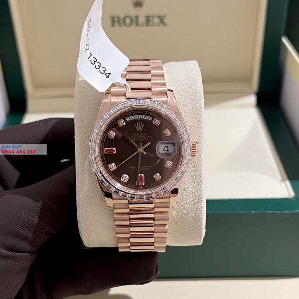 Đồng Hồ Rolex Day-Date 36 118205 Kim Cương Baguette Moissanite