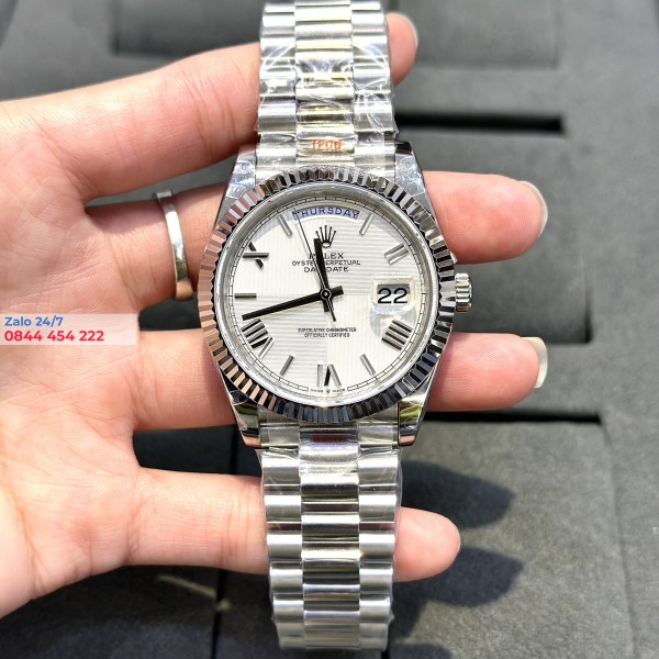 Đồng Hồ Rolex Day-Date 40 228239 Mặt Số Bạc Cọc Số La Mã