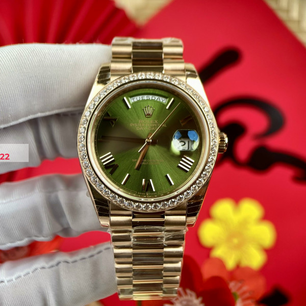 Đồng Hồ Rolex Day Date 228235 viền đá