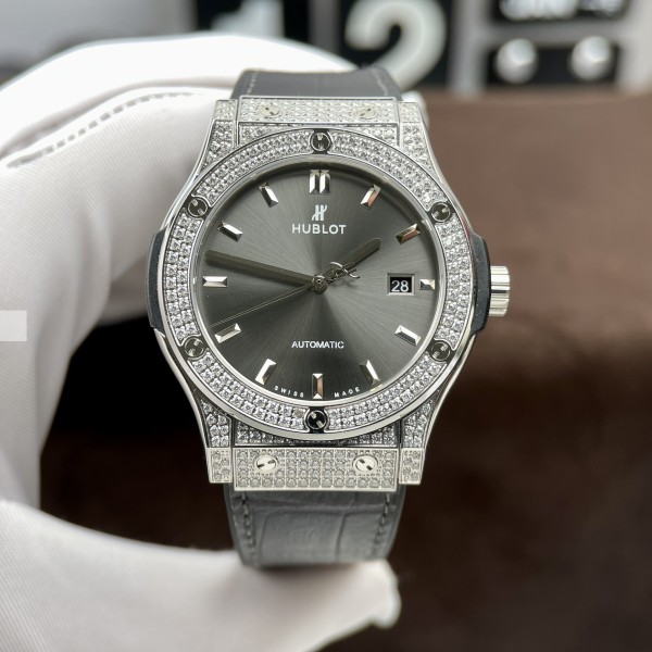 Hublot Classic Fusion 42mm  custom diamonds