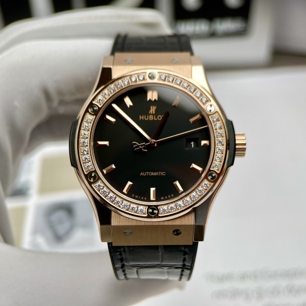 HUBLOT CLASSIC FUSION KING GOLD 42MM VIỀN ĐÁ