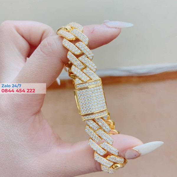 Lắc Tay Nam Chế Tác Vàng 18K Kim Cương Thiên Nhiên