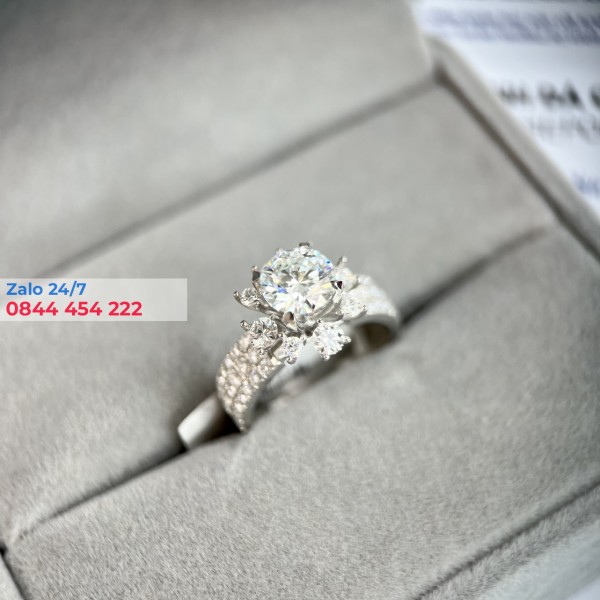 Nhẫn Nữ Chế Tác Vàng Trắng Kim Cương moissanite