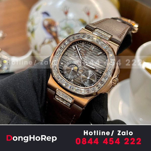 Patek philippe nautilus 5724r chế tác vàng khối rose gold kim cương baguette 