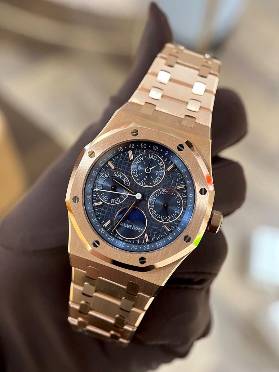 Vành bezel độc quyền bản hãng