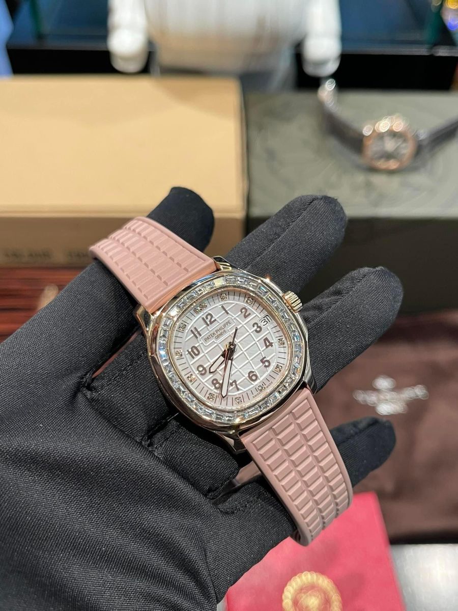 Mặt số Patek Philippe Aquanaut 5268/200R-001 Rose Gold đầy cuốn hút