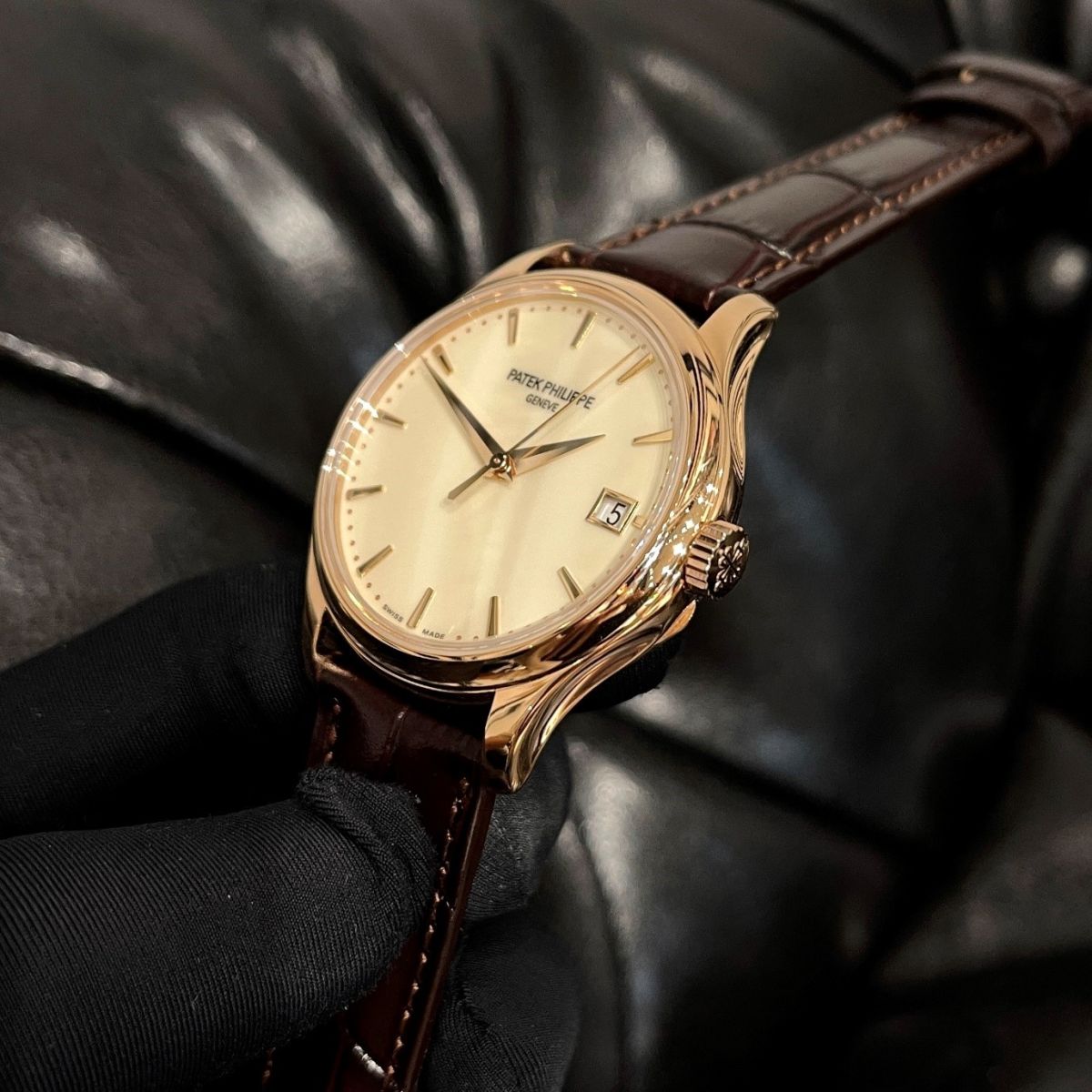 Trải nghiệm thú vị cùng Patek Philippe Calatrava 5227J-001 39mm