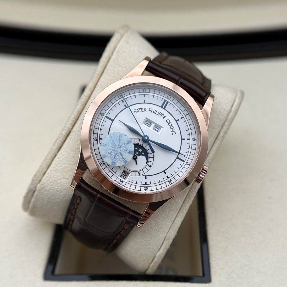 Đồng hồ Patek Philippe Complications 5396R-011 hứa hẹn về siêu lợi ích