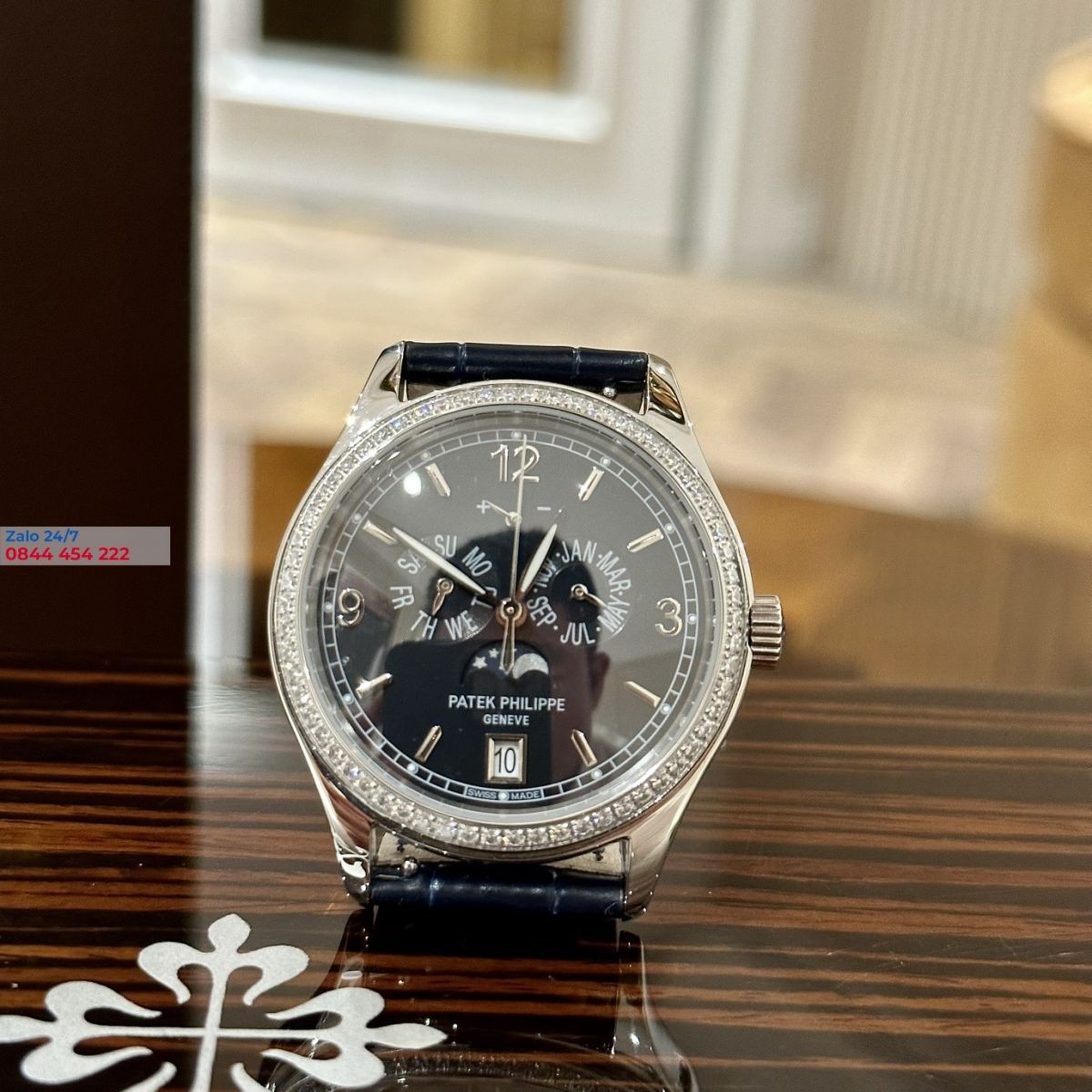 Patek Philippe Complications 5147G-001 rep 1:1 hứa hẹn trải nghiệm thú vị