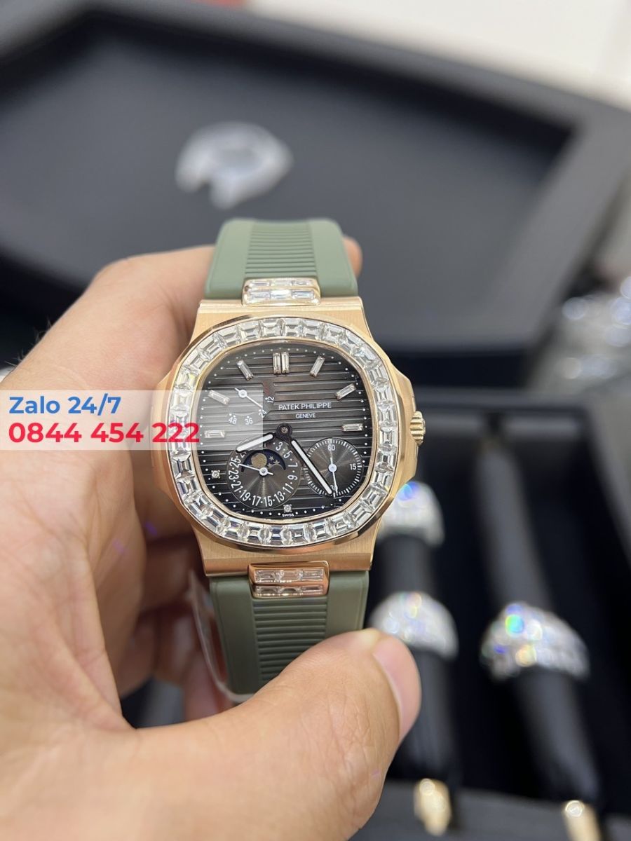 Patek Philippe Nautilus 5724/1R-010 - Kiệt tác thời gian được săn đón