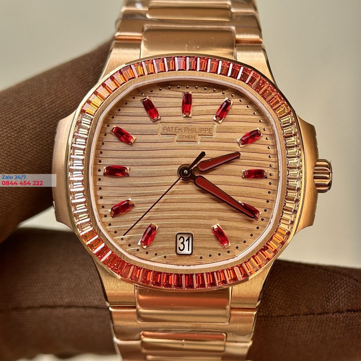 Đồng hồ Patek Philippe Nautilus 7118/1300R replica làm nức lòng phái đẹp