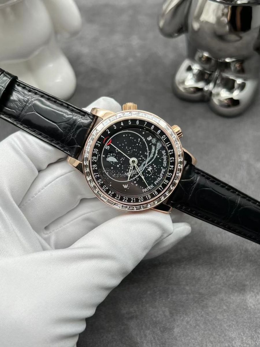 Patek Philippe Sky Moon vàng khối 18K viền kim cương trọn tinh hoa