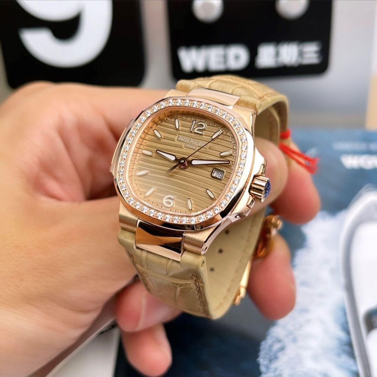 Hài lòng về trải nghiệm đồng hồ Patek Philippe Nautilus 7010R cao cấp