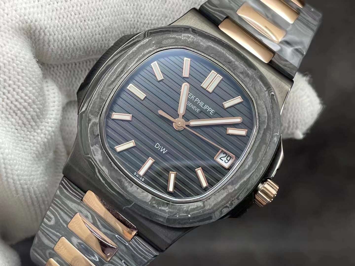 Yên tâm chọn mua đồng hồ Patek Philippe Nautilus 5711 Rep 1:1 đúng chuẩn