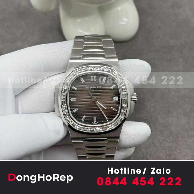 Đồng hồ Patek Philippe Nautilus 5711/110P Chế Tác Platinum Baguette Diamond