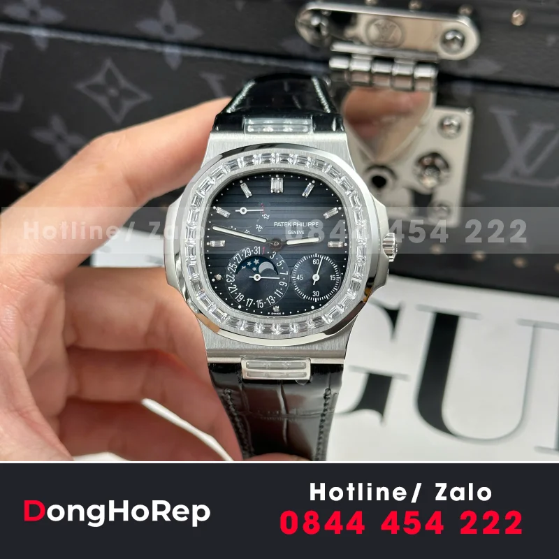 Đồng Hồ Patek Philippe Nautilus 5724G Replica 11 Blue GRF 40mm