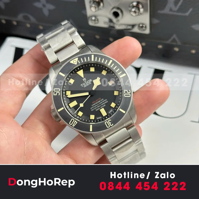 Đồng Hồ Tudor Pelagos LHD Replica 11 Viền Gốm Ceramic Nhà Máy VS 42mm