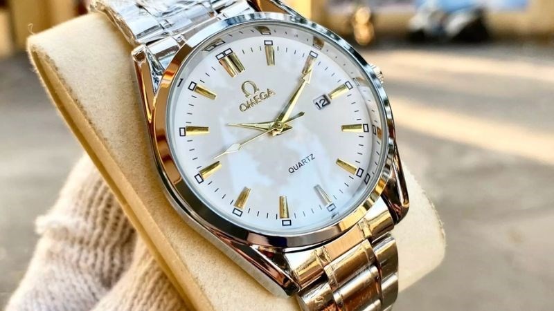 Đồng hồ Omega mạ vàng rất được ưa chuộng tại Việt Nam